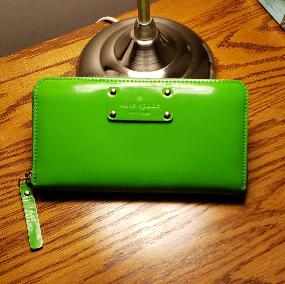 Kate Spade Zip Wallet